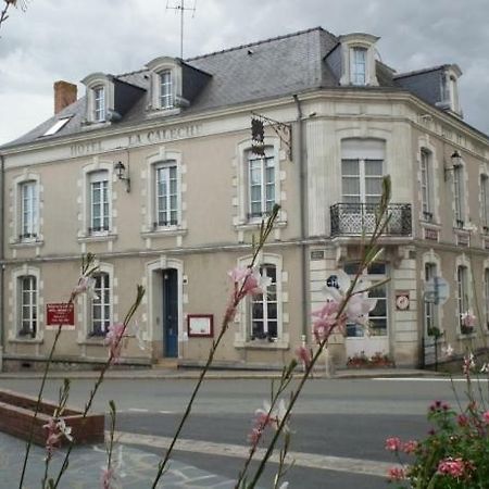 Le Relais de la Calèche Hotel Saint-Denis-dʼAnjou Esterno foto