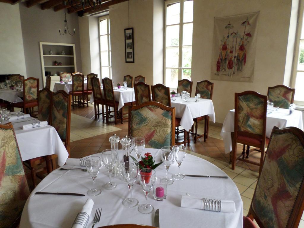 Le Relais de la Calèche Hotel Saint-Denis-dʼAnjou Esterno foto