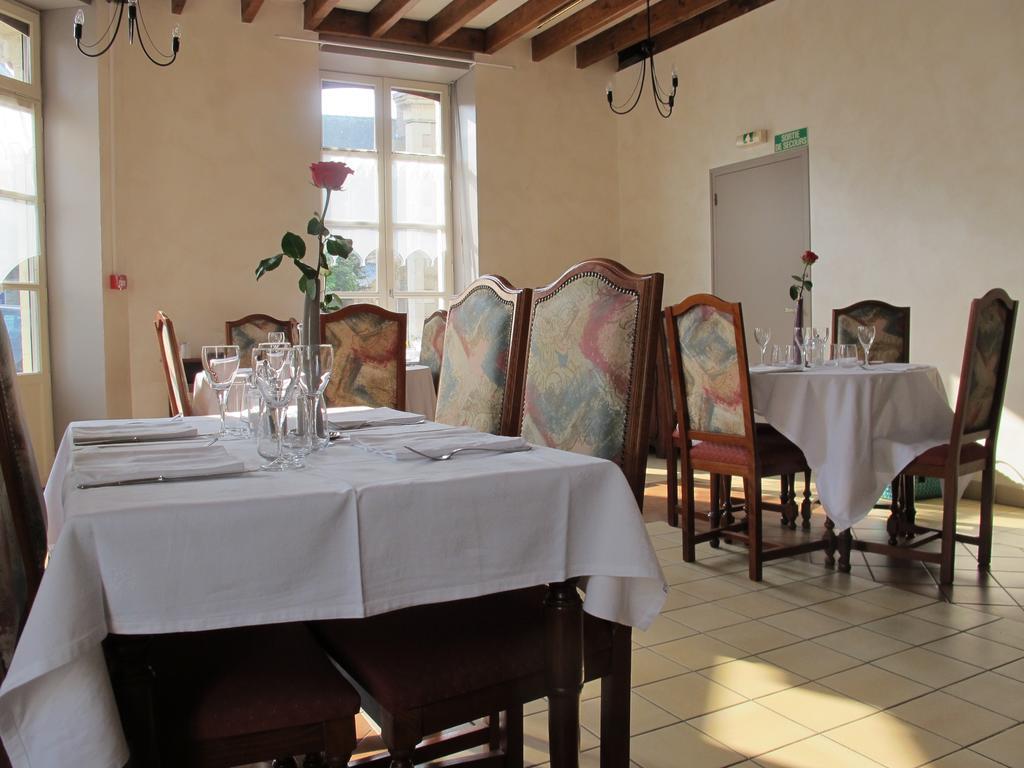 Le Relais de la Calèche Hotel Saint-Denis-dʼAnjou Esterno foto