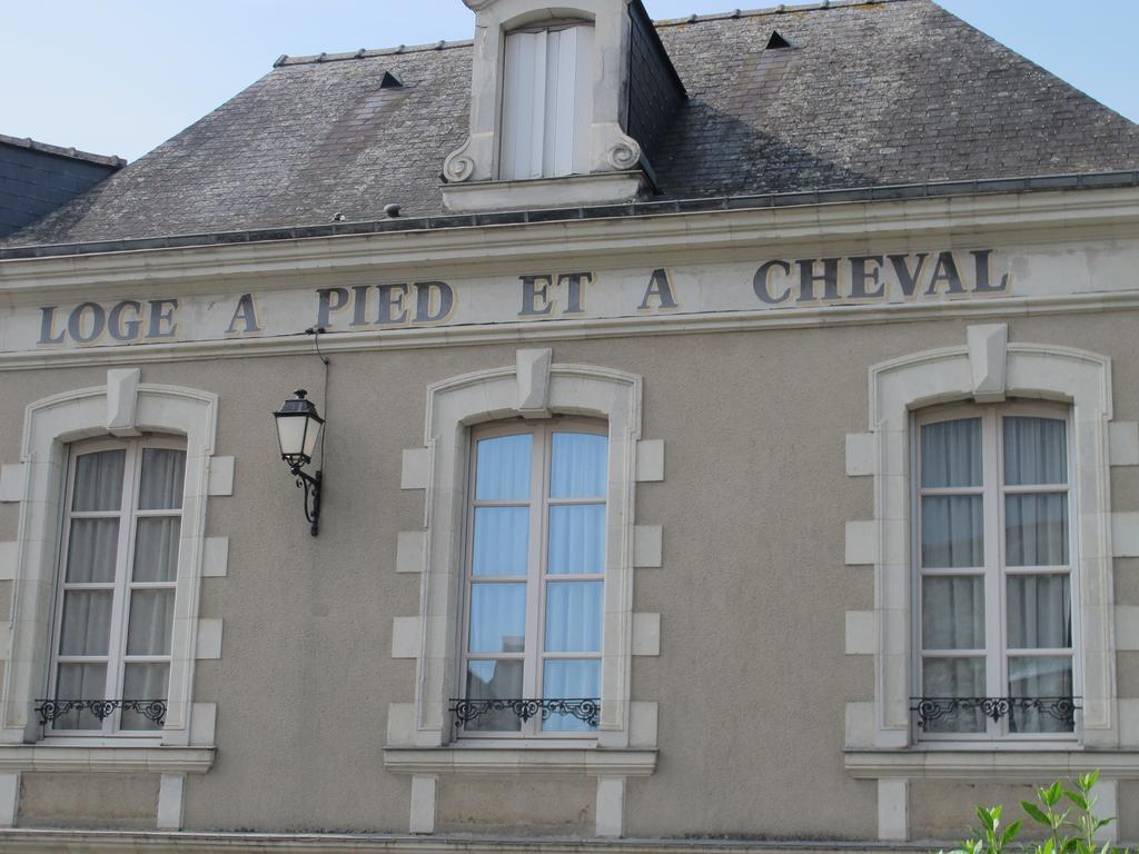 Le Relais de la Calèche Hotel Saint-Denis-dʼAnjou Esterno foto
