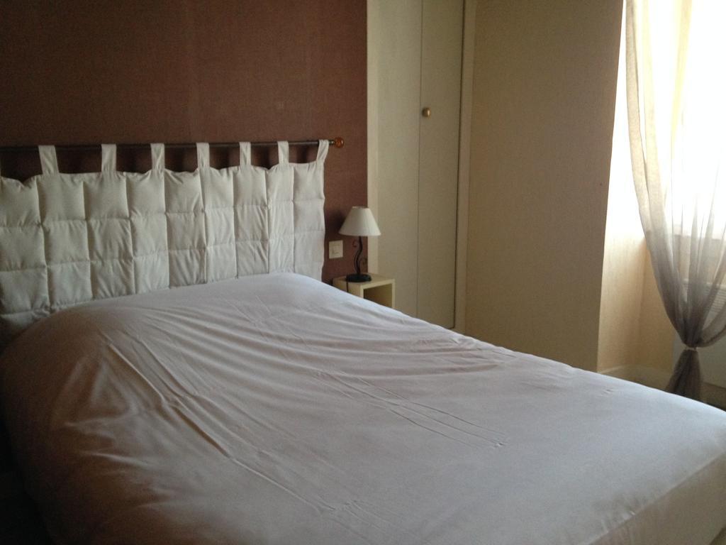 Le Relais de la Calèche Hotel Saint-Denis-dʼAnjou Esterno foto
