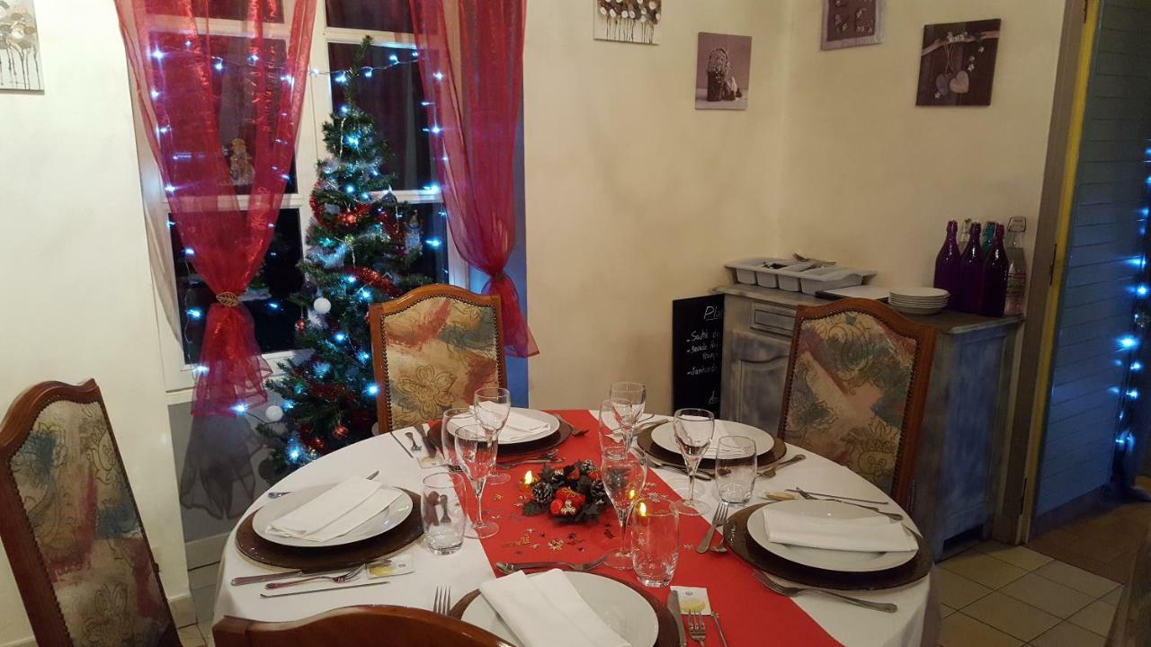 Le Relais de la Calèche Hotel Saint-Denis-dʼAnjou Esterno foto